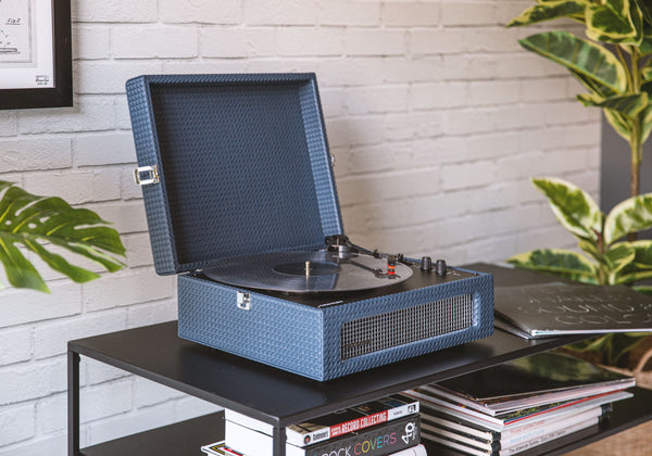 CROSLEY Crosley Voyager Navy - Bluetooth Portable Turntable